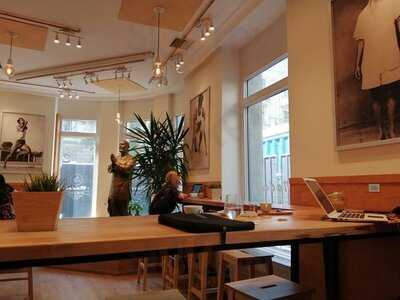 Madal Cafe - Hollán Ernő Utca