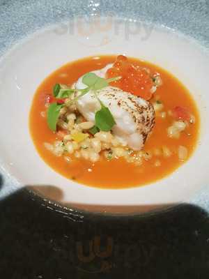 Traktor Restaurant & Bar