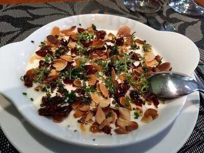 Csalogany 26 Etterem