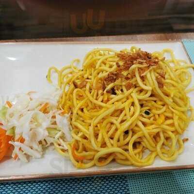 Hai Nam Vietnamese Bistro & Pho Bar