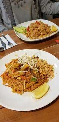 Kao Niaw Ping Kai Restaurant