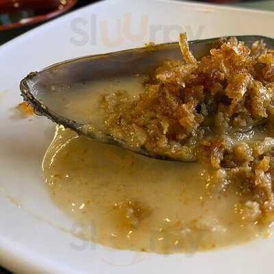 Wasabi Running Sushi & Wok Restaurant - Mom Park