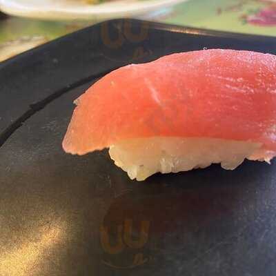 Wasabi Running Sushi & Wok Restaurant - Mom Park