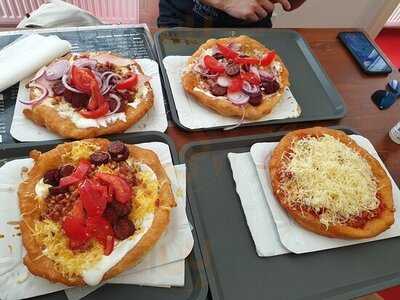 Retro Lángos - Arany János Metró állomás