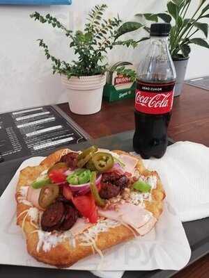 Retro Lángos - Arany János Metró állomás