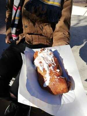 Retro Lángos - Arany János Metró állomás