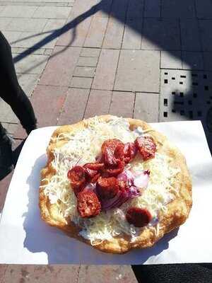 Retro Lángos - Arany János Metró állomás