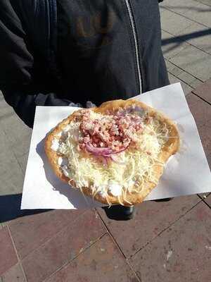 Retro Lángos - Arany János Metró állomás