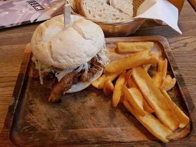 Hedon Bazilika Taproom