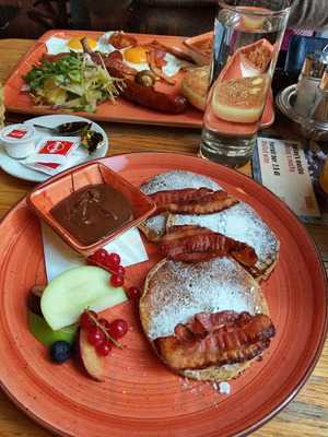 Bonnie Restro Comics