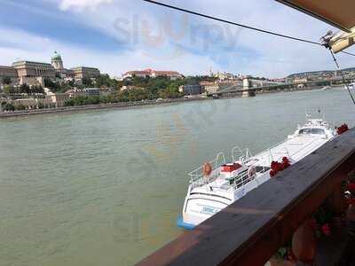 Columbus Étterem és Pub