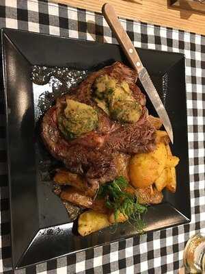 Harapó Mókus Étterem