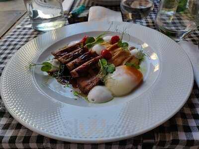 Cafe Delion Bistro & Bar