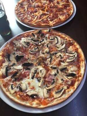 Lidérc Cafe & Pizzéria