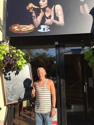 Lidérc Cafe & Pizzéria