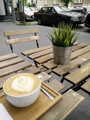 Madal Cafe - Espresso & Brew Bar