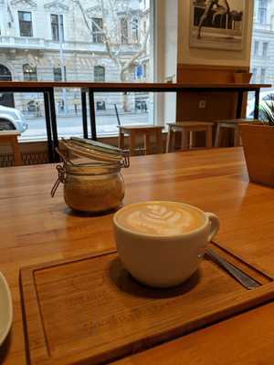 Madal Cafe - Espresso & Brew Bar