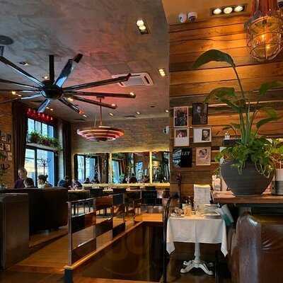 Tom George Restaurant