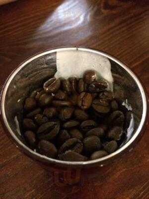 Vinowonka Csokoládé- és Borbár