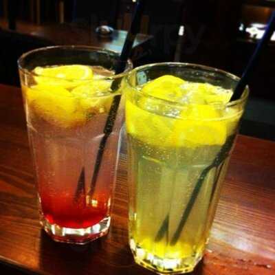 Vinowonka Csokoládé- és Borbár