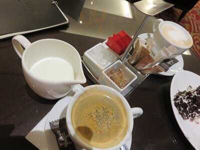 Lobby Cafe At Budapest Marriott Hotel