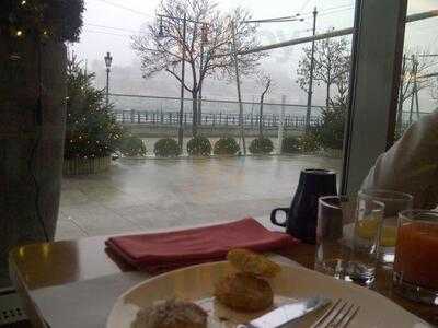 Lobby Cafe At Budapest Marriott Hotel