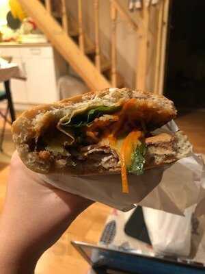 Bánh Mì Szendvics Bár