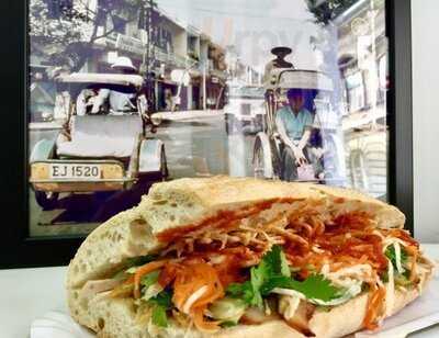 Bánh Mì Szendvics Bár