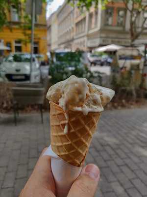 Fragola Ice Cream Shop