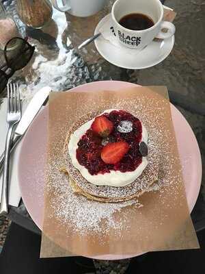 Sonkapult Breakfast Place And Café