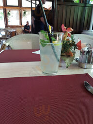 Negy Musketas Etterem Es Sorozo