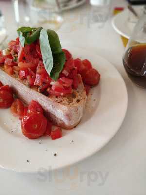 Flow Speciality Coffee Bar & Bistro