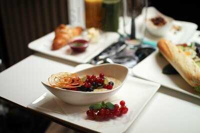 Görbe Bögre Kávézó