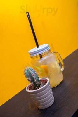 Görbe Bögre Kávézó