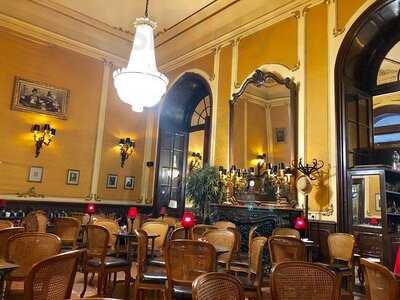 Művész Café & Lounge