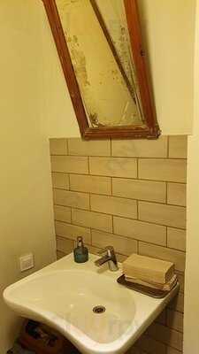 Béla - Bár, Étterem, Lakás, Arborétum