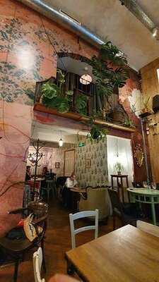 Béla - Bár, Étterem, Lakás, Arborétum