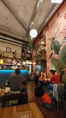 Béla - Bár, Étterem, Lakás, Arborétum