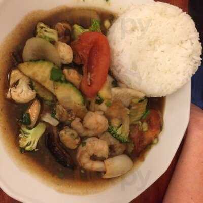 Kis Parazs Thai Soup & Wok Bar
