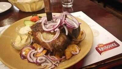 Korcsma Piszkos Fredhez Restaurant And Pub