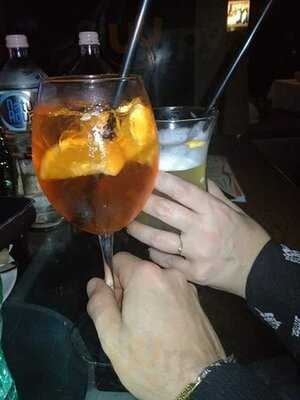 Ypsilon Café Étterem