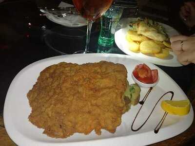 Ypsilon Café Étterem