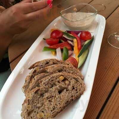 Ypsilon Café Étterem