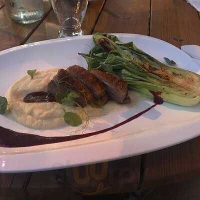 Ypsilon Café Étterem