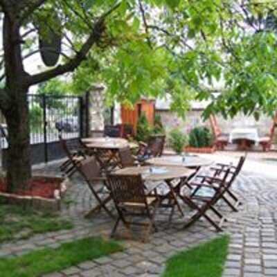 Borköltők Társasága Pince Étterem