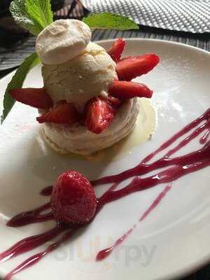 Elements Budapest Bar & Restaurant