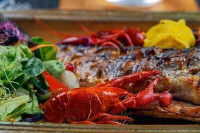 Elements Budapest Bar & Restaurant