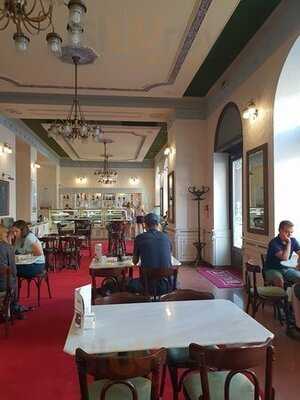 Cukraszda Patisserie