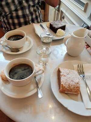 Cukraszda Patisserie