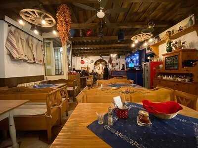Lóca Vendéglő - Famous Hungarian Food & Wine